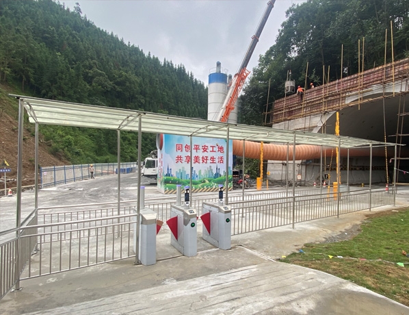 工地進(jìn)出口翼閘人臉識別管理
