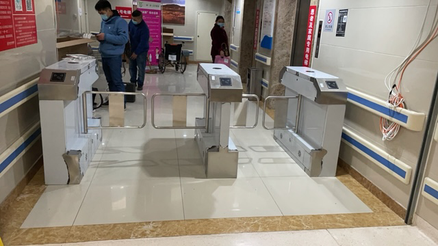 擺閘通道